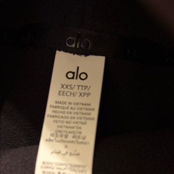 ALO Yoga Polar Fleece Hazy Pullover - Picture 7 of 7